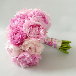 Tavaszi bazsarózsa menyasszonyi csokor 4 / Spring peony bridal bouquet 4 Forrás:bridalclarity.com