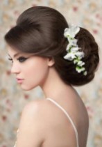 Menyasszonyi frizura ,hosszú barna hajból 1 , Bridal long brown hair 1 Forrás:http://foto-pricheski.ru