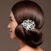 Menyasszonyi frizura ,hosszú barna hajból 12, Bridal long brown hair 12 Forrás:http://www.etsy.com