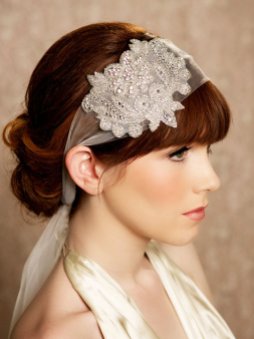 Menyasszonyi frizura ,hosszú barna hajból 18, Bridal long brown hair 18 Forrás:http://www.etsy.com