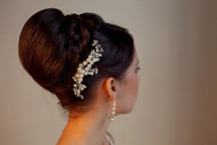 Menyasszonyi frizura ,hosszú barna hajból 23, Bridal long brown hair 23 Forrás:http://www.etsy.com