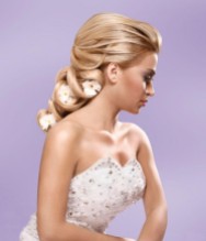 Menyasszonyi frizura ,hosszú szőke hajból 1 , Bridal long blonde hair 1 Forrás:http://foto-pricheski.ru
