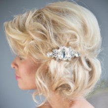 Menyasszonyi frizura ,hosszú szőke hajból 20, Bridal long blonde hair 20 Forrás:http://www.etsy.com