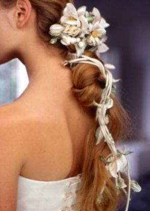Menyasszonyi frizura ,hosszú szőke hajból 5, Bridal long blonde hair 5 Forrás:http://foto-pricheski.ru